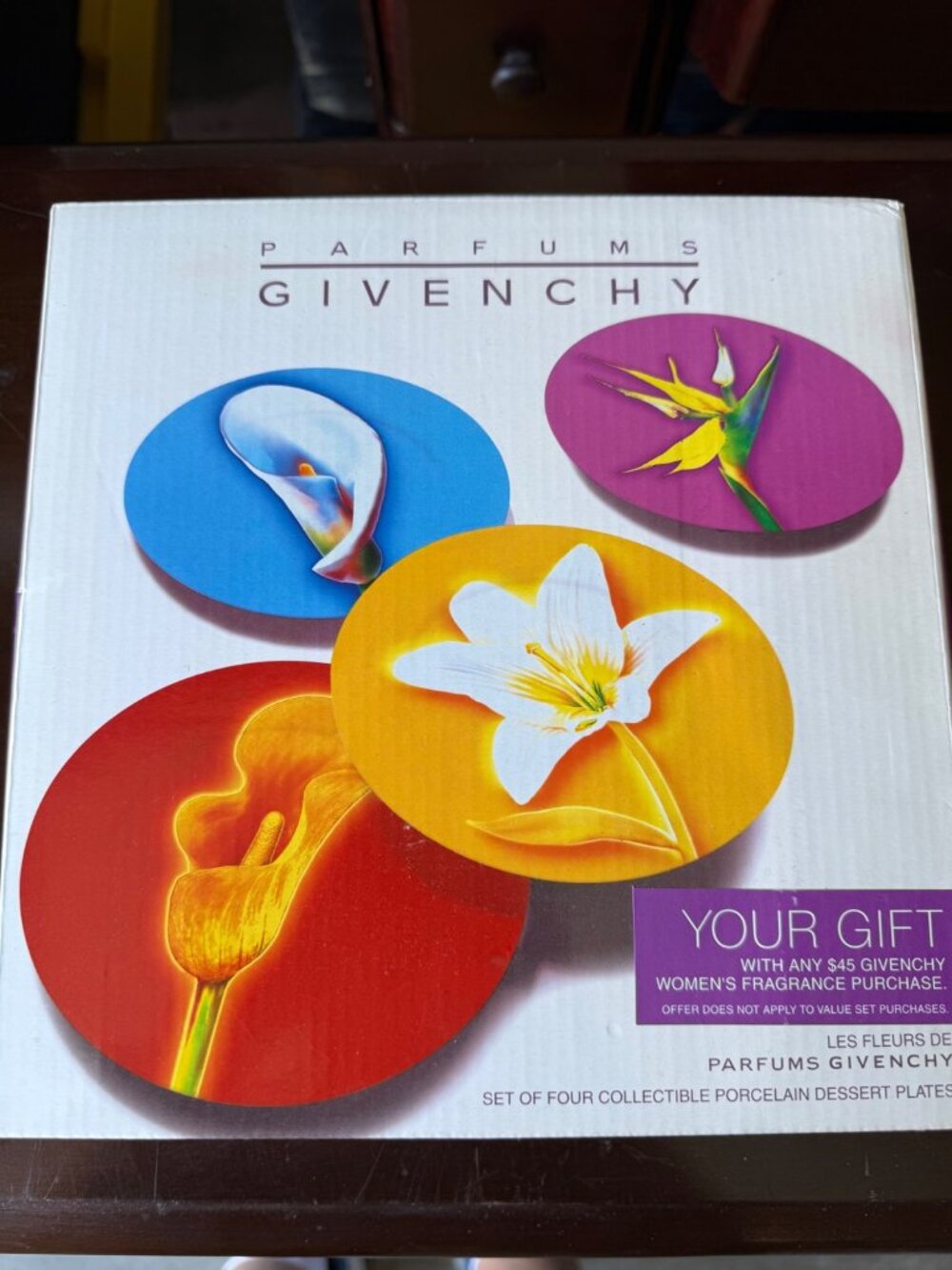 Givenchy Parfums porcelain Floral dessert Plates set of 4 w/Box 8.25" Collectibl